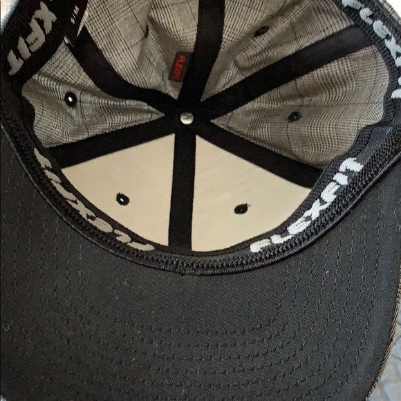 Quicksilver hat - Picture 2 of 3